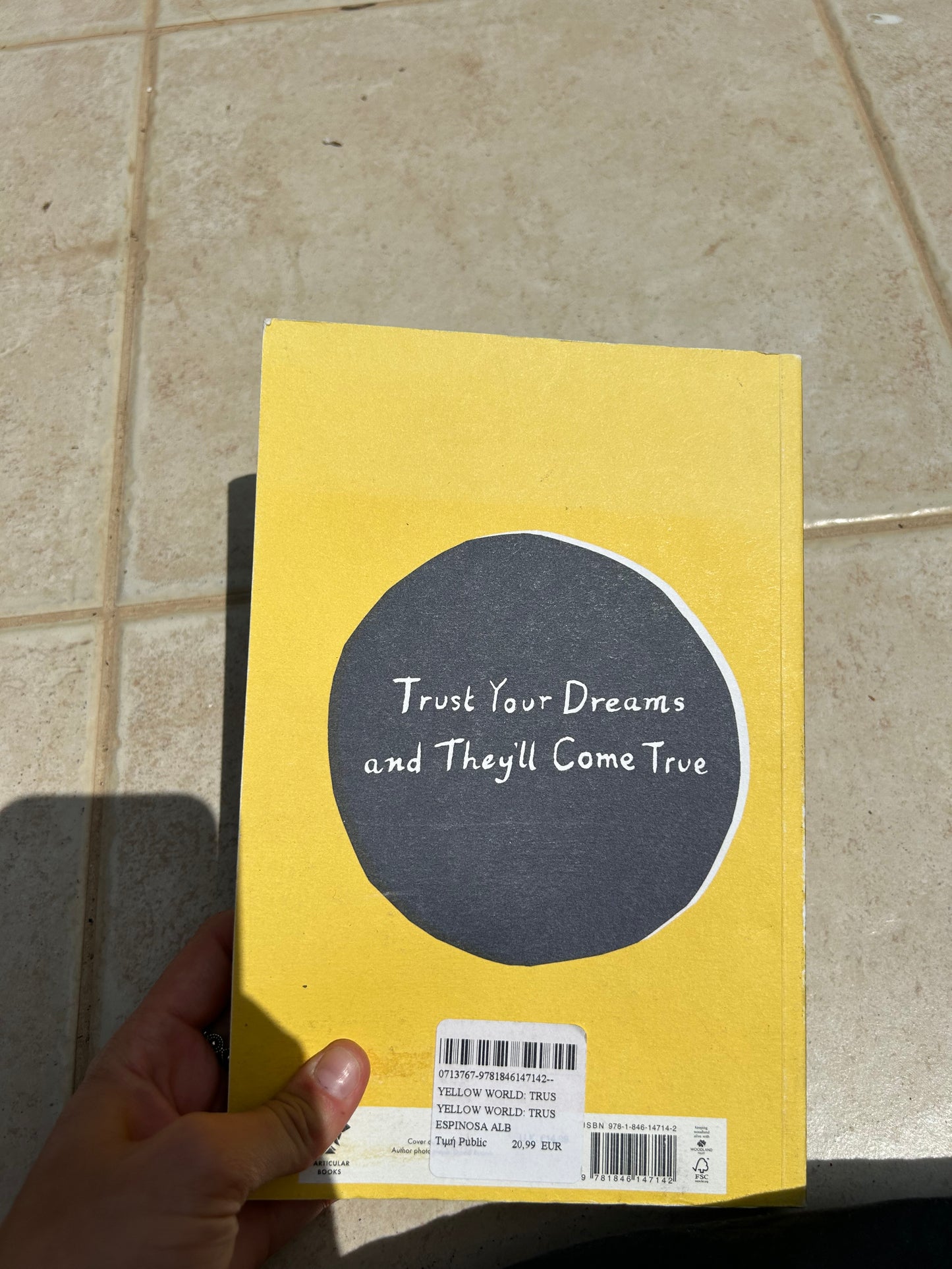 Book „the yellow world“ by albert espinosa