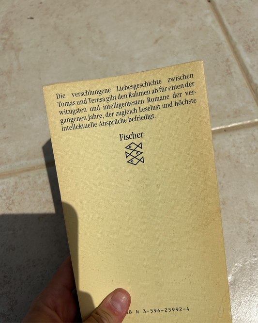 Book „Die unerträgliche Leichtigkeit des Seins“ -Milan Kundera