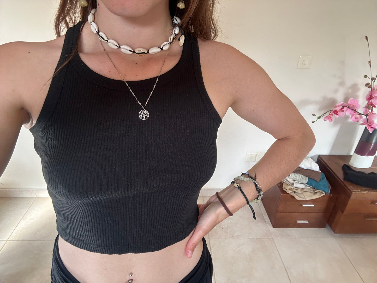 Black crop top 2